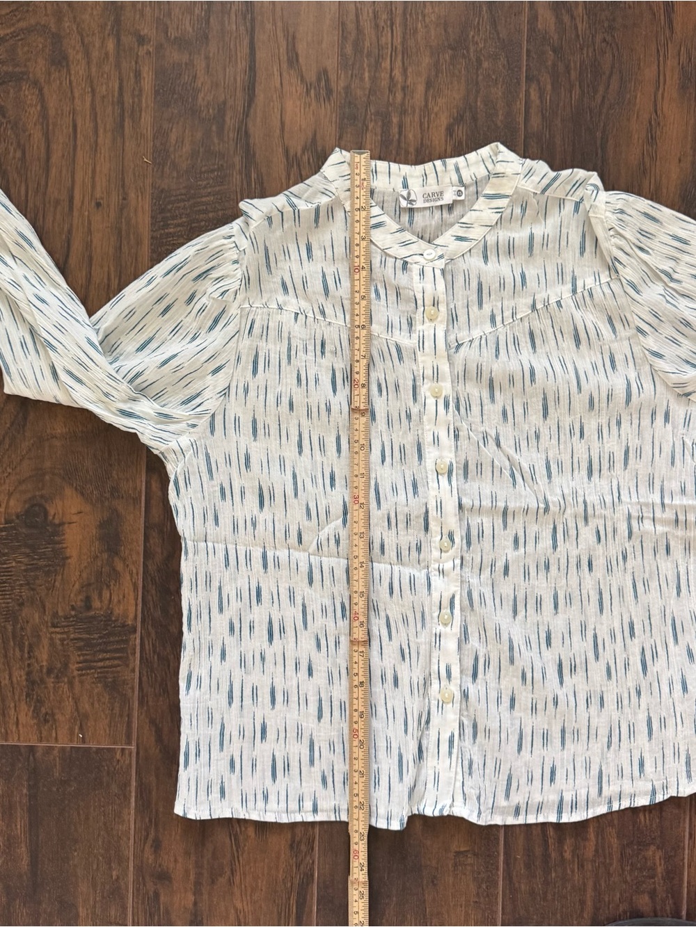 Carve Designs XS Azul Ikat (White w/Blue) Tatum Gauze Top - Picture 7 of 7